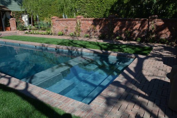 custom-design-connected-pool-and-spa-2_riviera-pools-and-spas_premium-pool-builder-in-los-angeles-and-southern-california