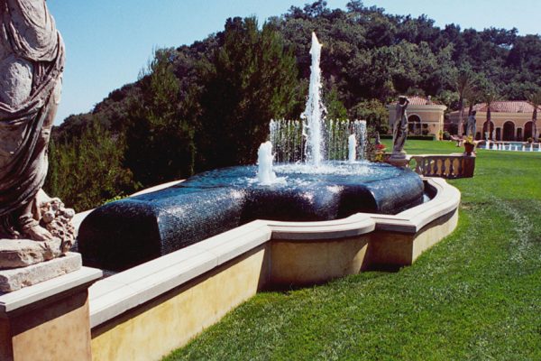 custom-water-fountain-with-unique-tile-features_riviera-pools-and-spas_premium-pool-builder-in-los-angeles-and-southern-california