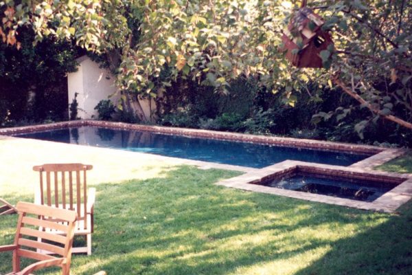 overlapping-pool-and-spa-design-1_riviera-pools-and-spas_premium-pool-builder-in-los-angeles-and-southern-california