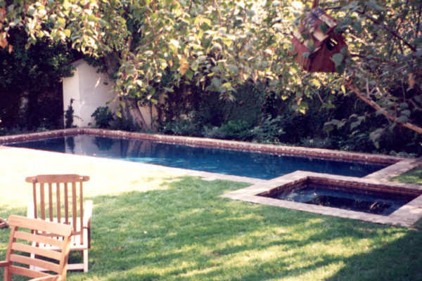 overlapping-pool-and-spa-design-1_riviera-pools-and-spas_premium-pool-builder-in-los-angeles-and-southern-california