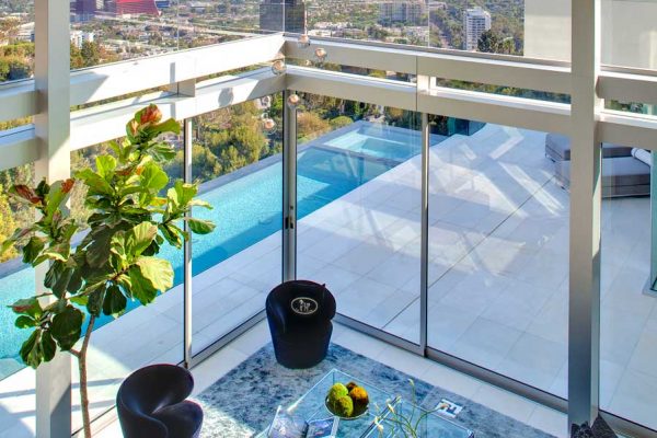 picture-perfect-pool-view-3_riviera-pools-and-spas_premium-pool-builder-in-los-angeles-and-southern-california
