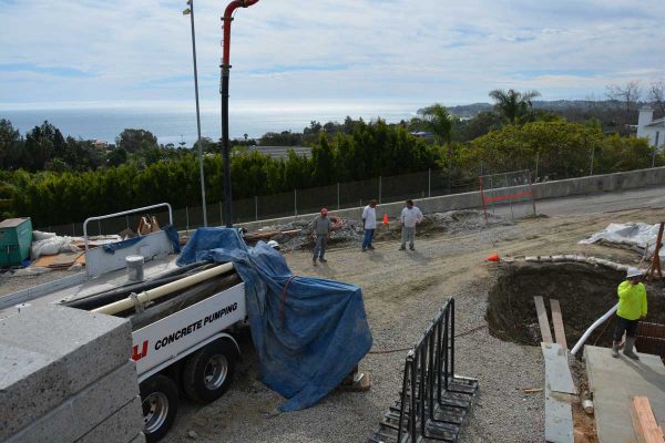 pool-and-spa-construction-in-progress-2_riviera-pools-and-spas_premium-pool-builder-in-los-angeles-and-southern-california