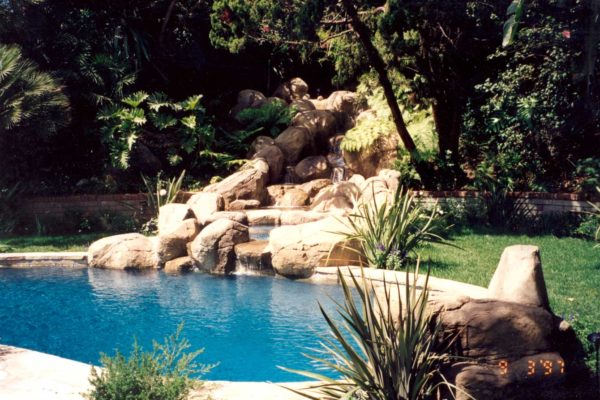 pool-with-relaxing-waterfall-1_riviera-pools-and-spas_premium-pool-builder-in-los-angeles-and-southern-california