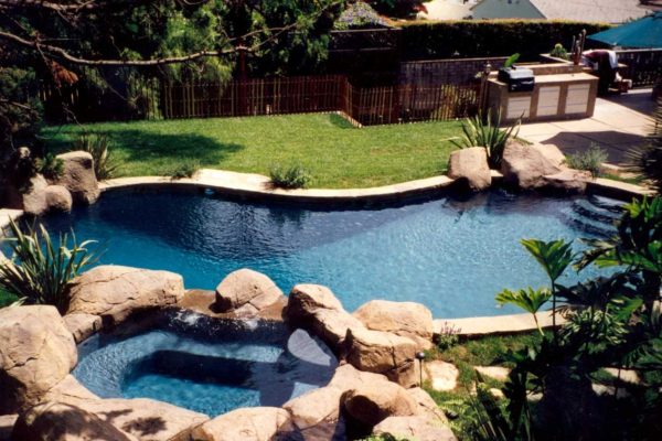 pool-with-relaxing-waterfall-2_riviera-pools-and-spas_premium-pool-builder-in-los-angeles-and-southern-california