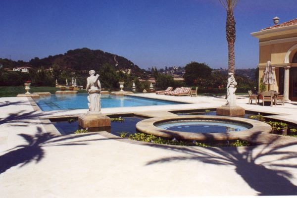 watergarden-with-pool-spa-and-statues_riviera-pools-and-spas_premium-pool-builder-in-los-angeles-and-southern-california